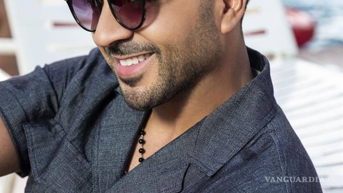 $!Luis Fonsi estrena en Quito su nuevo sencillo de ritmo caribeño "Calypso"