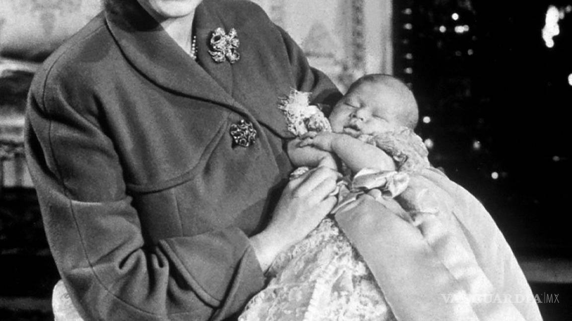 $!La vida de la Reina Isabel II en 20 icónicas fotografías