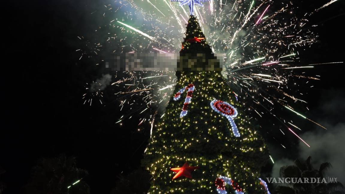 $!Saltillo: ¿Qué anhela un niño que espera la Navidad entre pinos de madera y esferas recicladas?