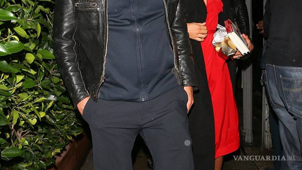 $!Festeja Sean Penn la presentación de su libro