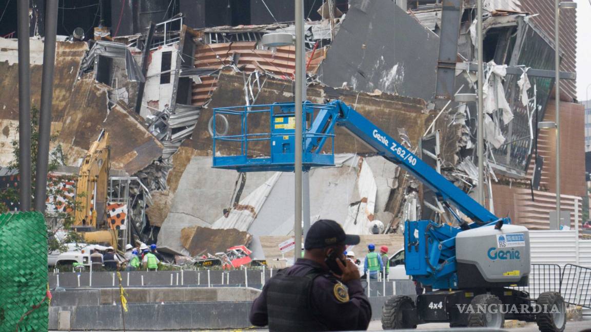 $!Ponen 'ojo' a todas las plazas de CDMX tras derrumbe en Artz