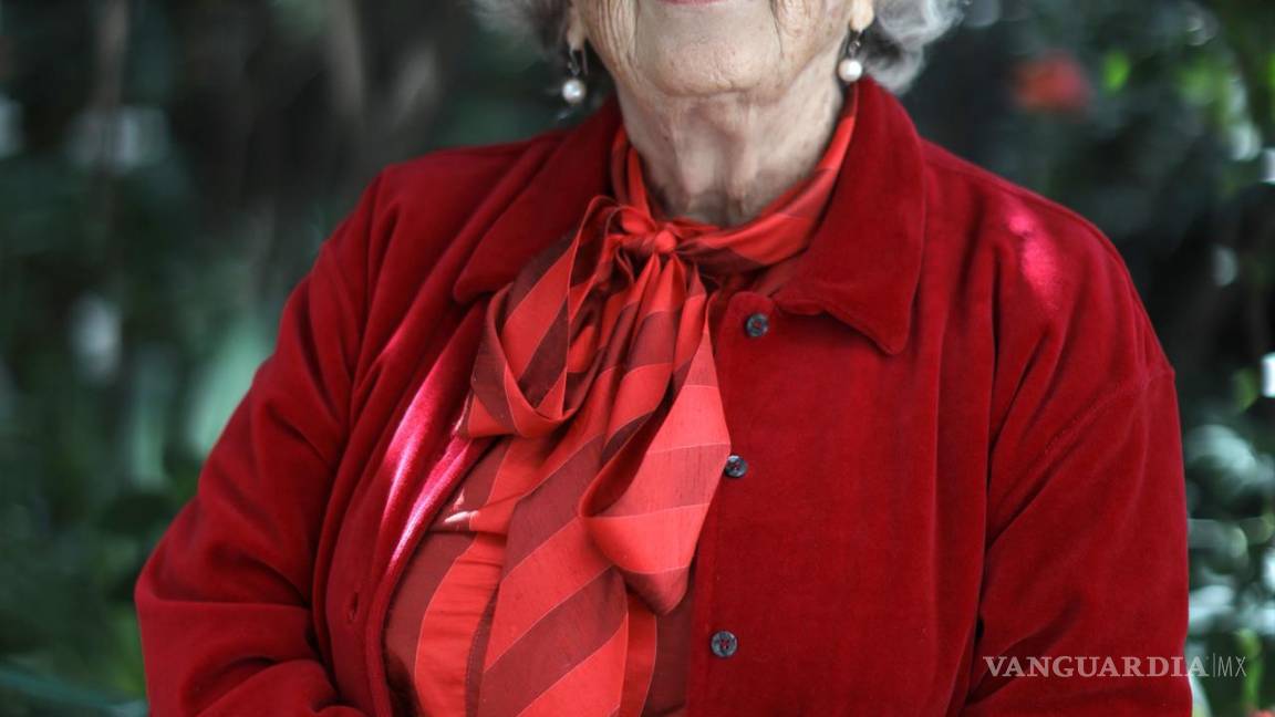 $!La escritora y periodista mexicana Elena Poniatowska en Ciudad de México. EFE/Sáshenka Gutiérrez