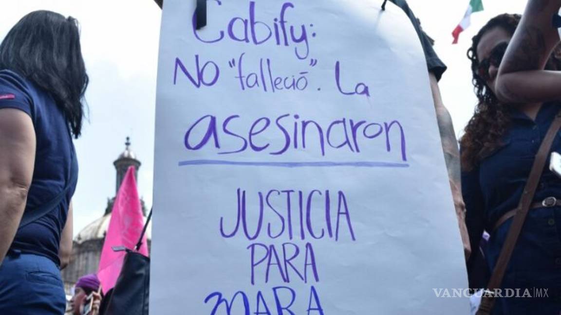 $!'Dejen de matarnos', mujeres marchan y exigen justicia por el asesinato de Mara