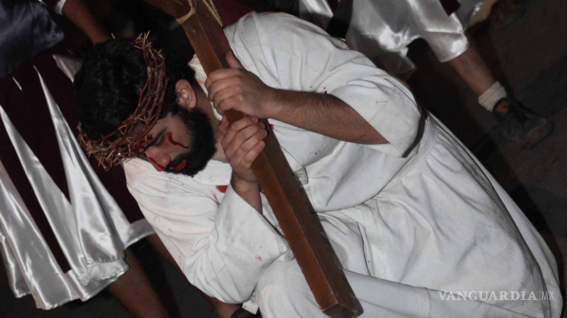 $!La procesión del silencio se apodera de Viesca