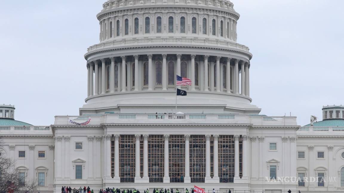 $!Asalto al Capitolio, un día histórico y lamentable que golpea la democracia en EU (fotos)