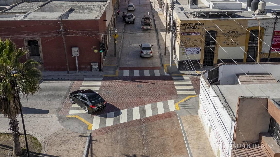 $!Aguas de Saltillo (AGSAL) informó que ha enviado pipas de agua a la zona debido a la baja presión, y se comprometió a atender los casos donde aún persista la falta de suministro.