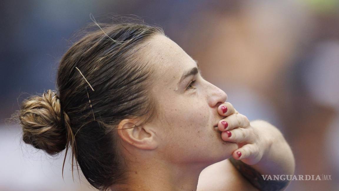 Aryna Sabalenka refrenda por qué lidera la WTA: vence a Qinwen Zheng y avanza a Semis del US Open