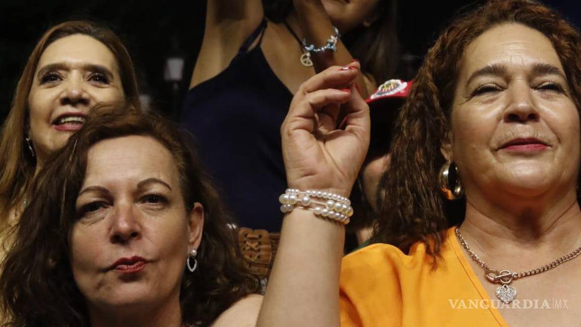 $!Joven pide que se le dedica una canción que será su “vals” de quinceaños.