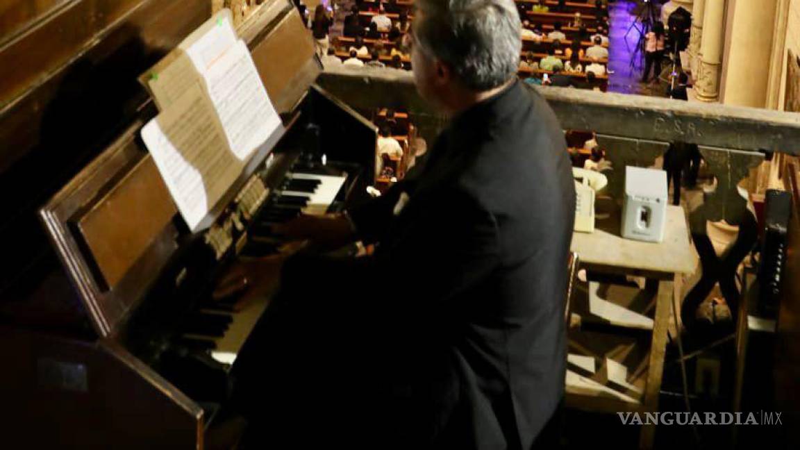 Concierto de ópera enhonor a obispo Villalobos