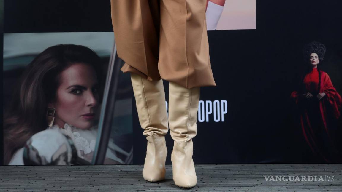 $!La actriz mexicana Kate del Castillo posa durante la presentación del libro Blancopop en Ciudad de México (México).