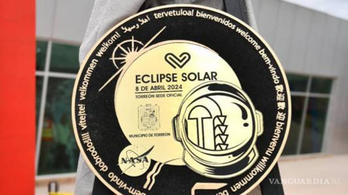 $!Autoridades estatales y municipales develaron una placa conmemorativa del Eclipse Solar 2024.