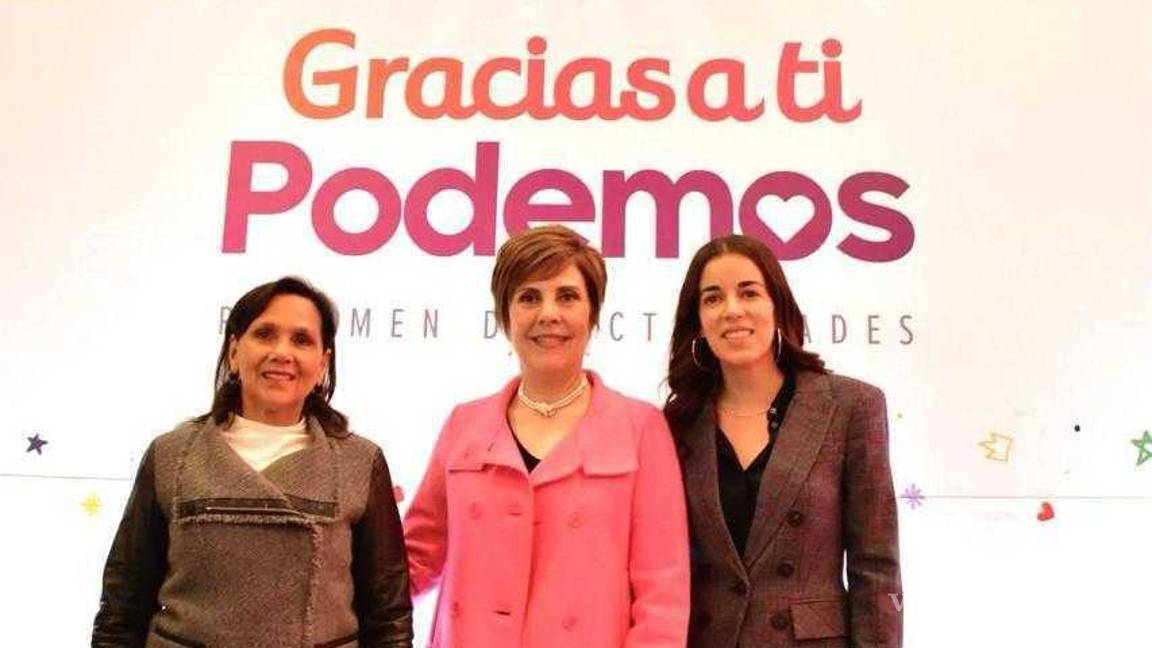 $!Al evento de Torreón acudió la presidenta honoraria del DIF Coahuila, Liliana Salinas, (izq) y Paola Rodríguez, presidenta honoraria de Inspira Coahuila (der).