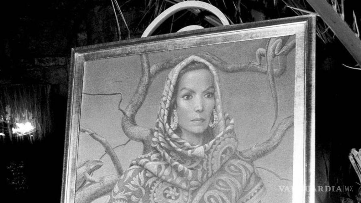 $!Inaguracion de una pintura de María Felix realizada por su esposo el 7 de abril de 2002.