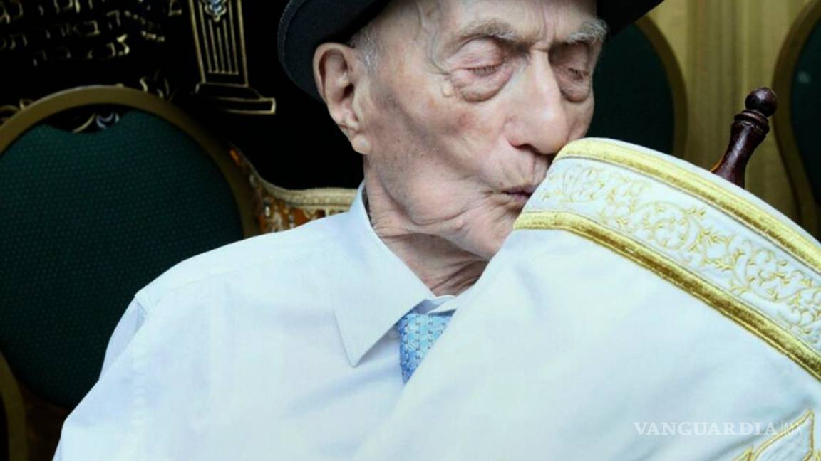 $!El hombre más longevo del mundo celebra su Bar Mitzvah 100 años tarde