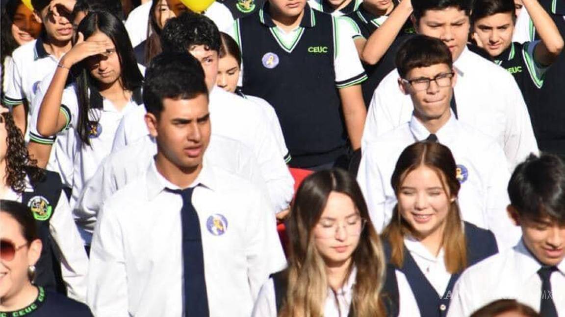 $!Alumnos de diversas universidades de Monclova participaron en la marcha y las actividades de sensibilización.