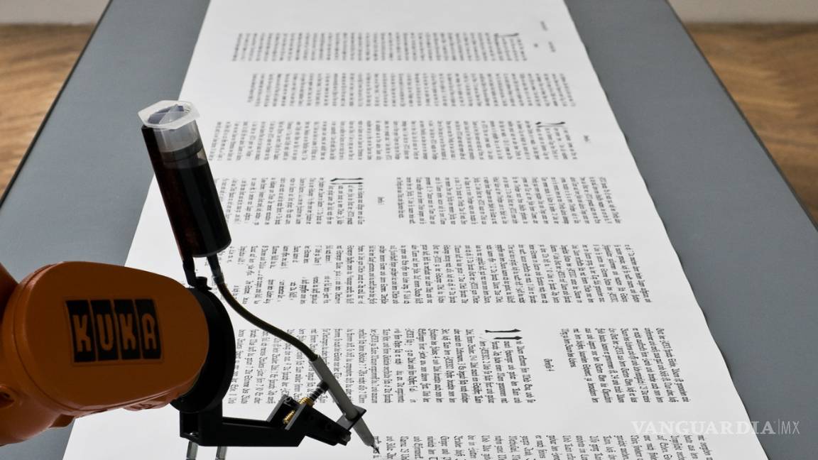 $!Revoluciona robot escritor la Feria del Libro de Fráncfort