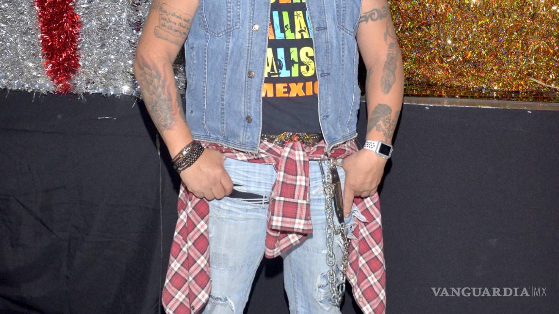 $!No solo es bueno contra los fantasmas: Carlos Trejo deja el ojo morado a Adame en plena conferencia (Video)