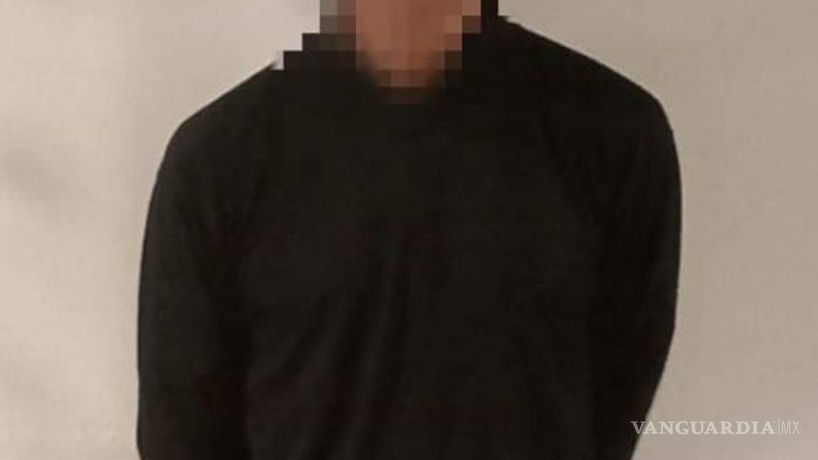 $!Menores de edad armados con una navaja roban unos tenis en Guadalupe, Nuevo León