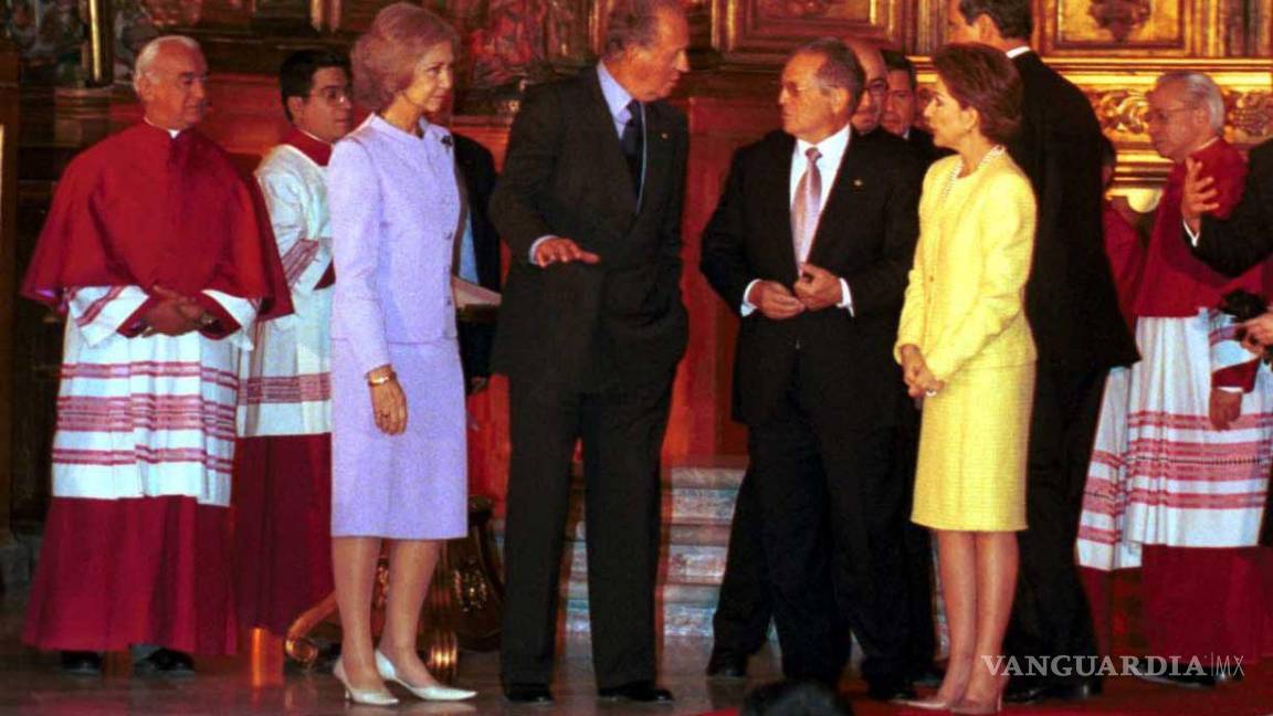 $!Los reyes Juan Carlos I y Sofía de España durante su visita a la Catedral Metropolitana, en el Centro Histórico.
