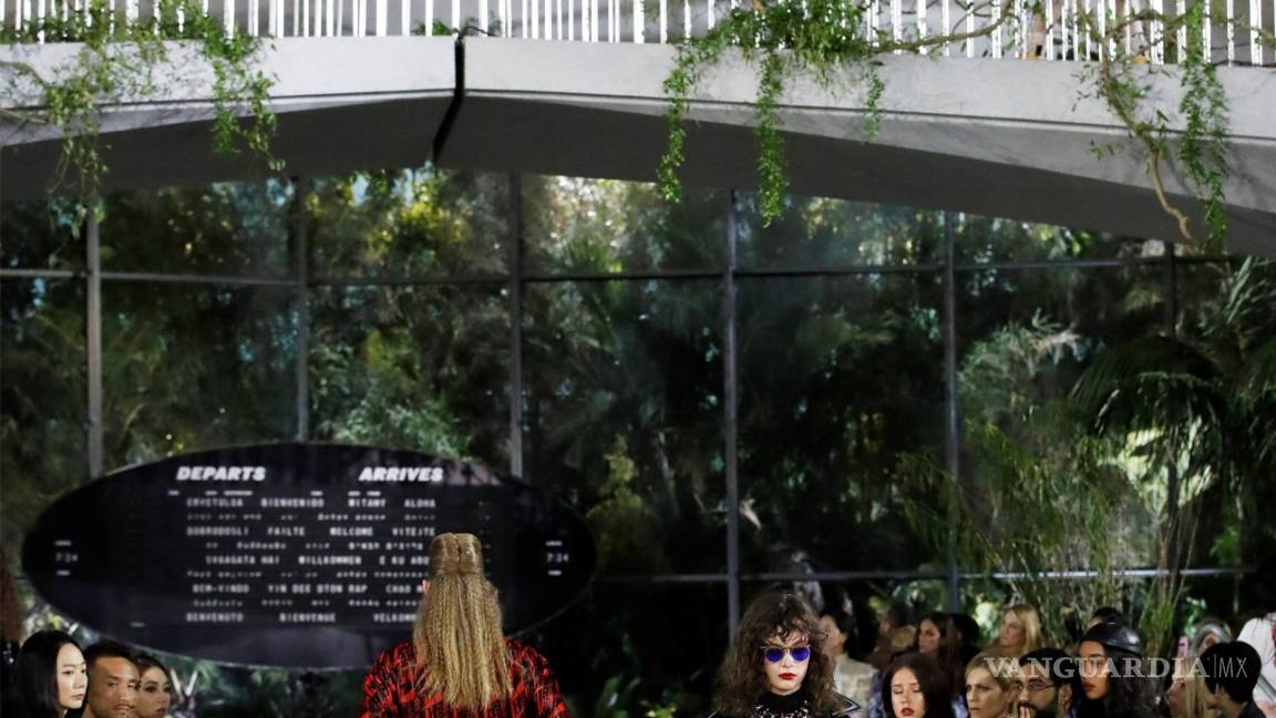 $!Louis Vuitton presenta una ecléctica colección crucero en el aeropuerto JFK