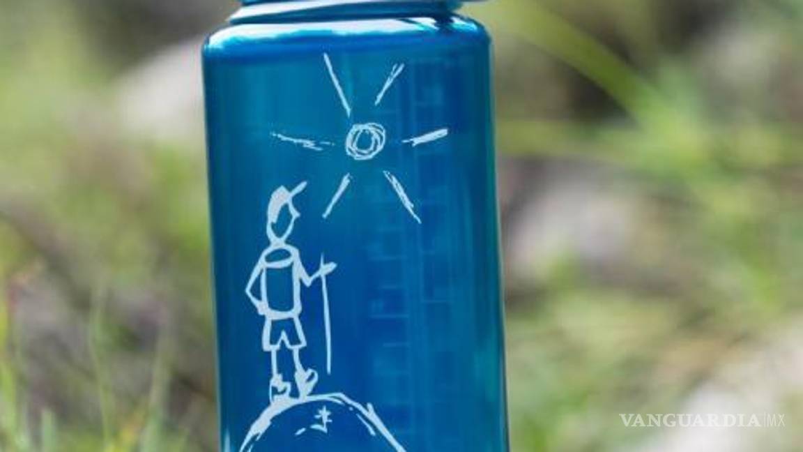 $!Termos y gorras a la venta como parte de la campaña Respira San Lorenzo, cuyos fondos apoyan la conservación ambiental.