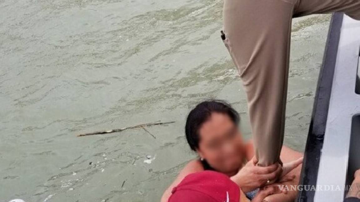 Rescatan a familia hondureña del río Bravo que intentaba cruzar a EU