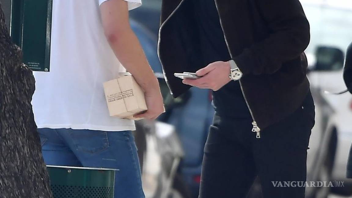 $!¡Nueva pareja en Hollywood! Brandon Flynn y Richard Madden están saliendo