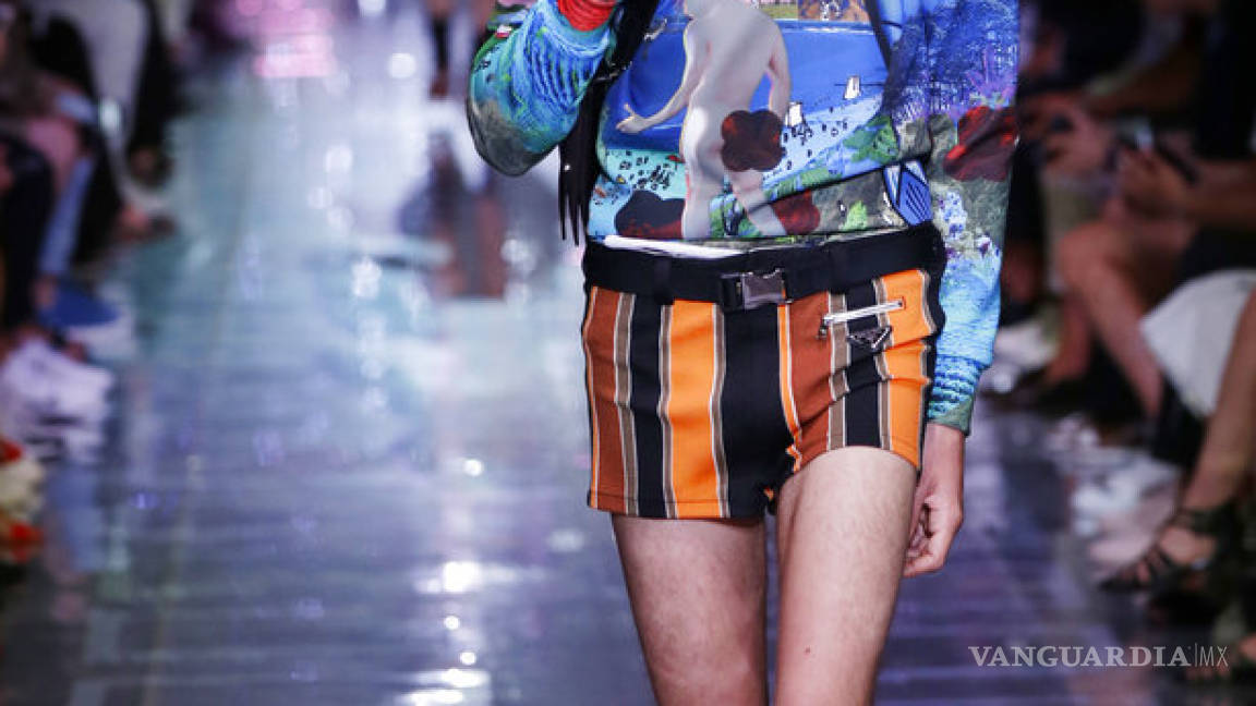 $!¿Hombres en minifalda? ¡Checa la colección de Prada para este verano! (Fotos)