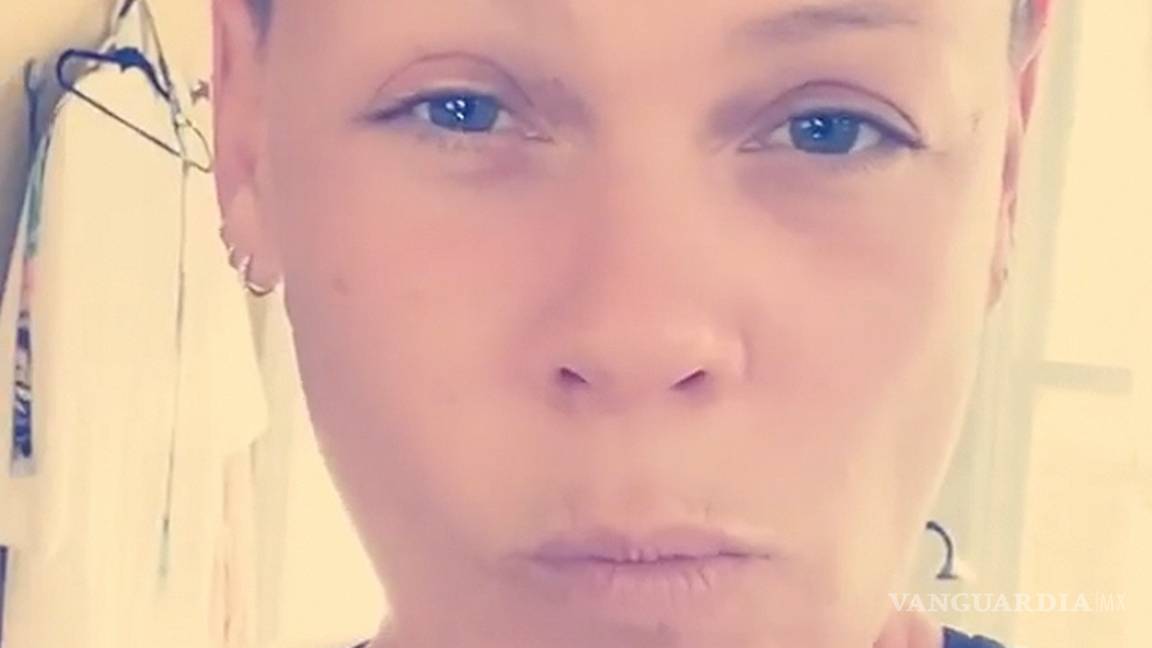 $!Coronavirus: Por cuarentena famosos cortan y tiñen su propio cabello por falta de peluqueros