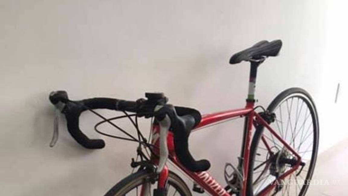 $!Grupo armado se roba camioneta con bicicletas para un triatlón...personas se unen para prestarles algunas