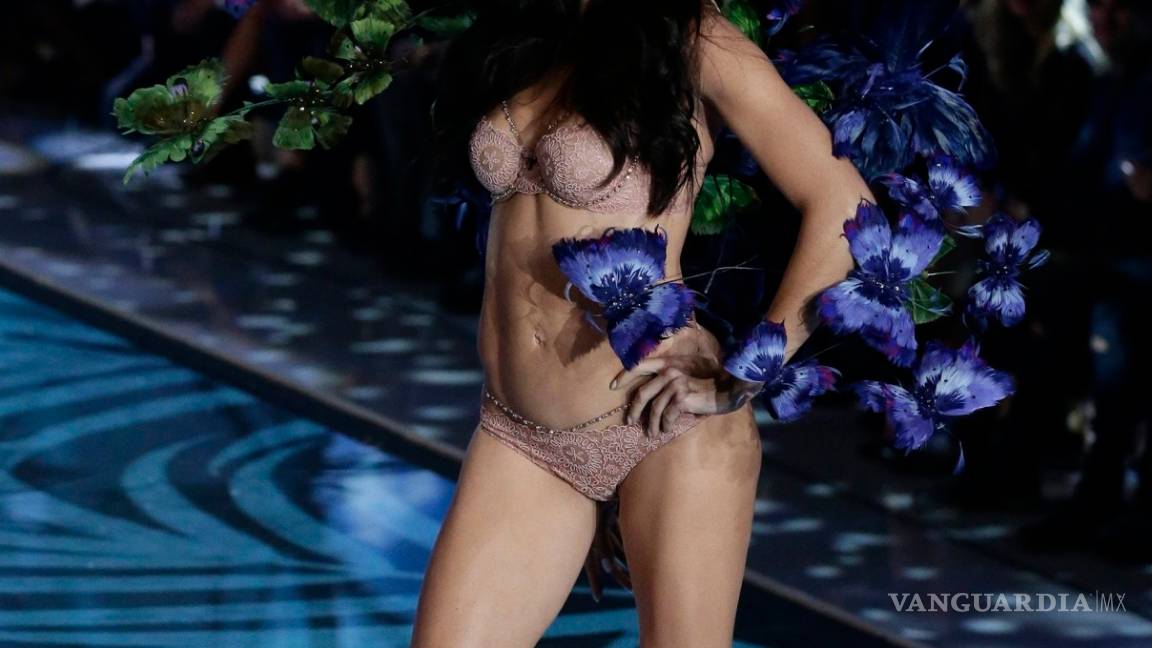 $!Victoria's Secret Fashion Show 2015: Selena Gómez, Kendall Jenner y más detalles del desfile