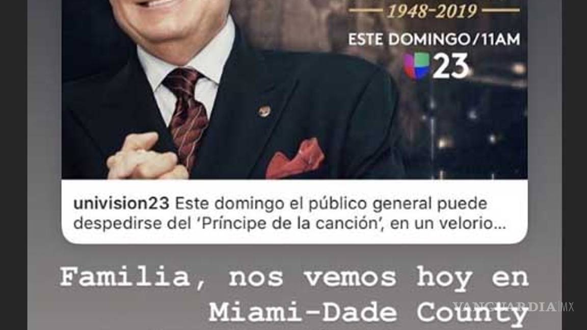 $!Solitario recibimiento a los restos de José José al llegar a homenaje en el auditorio de Miami