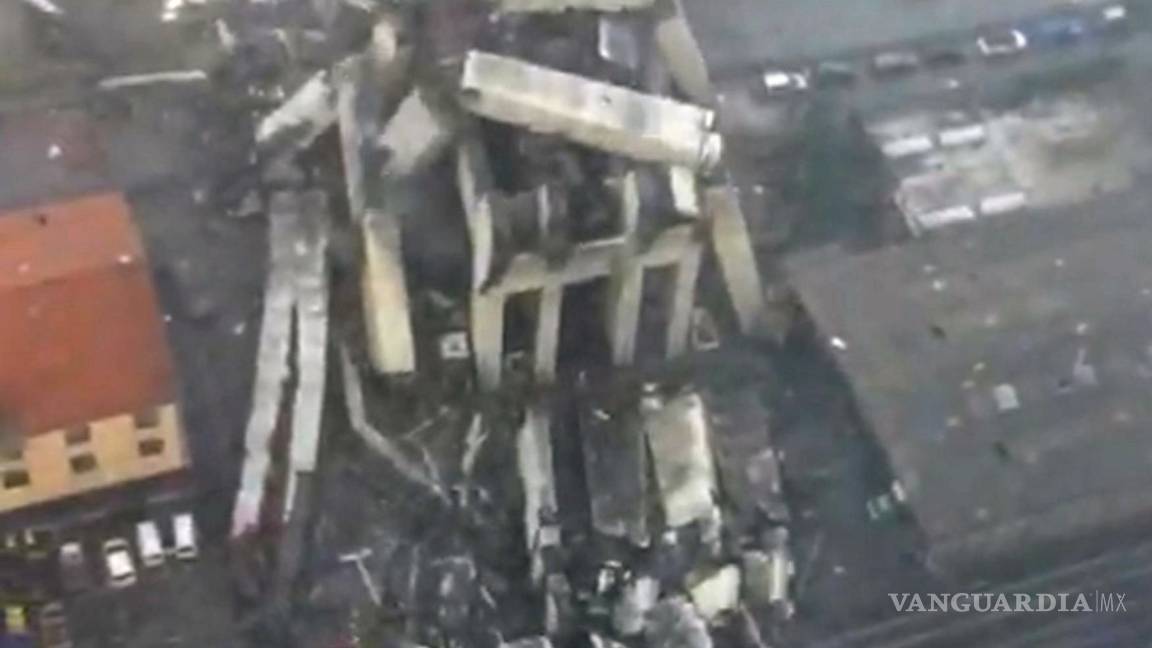 $!Se desploma un puente en Génova y varios vehículos caen al vacío (Fotogalería)