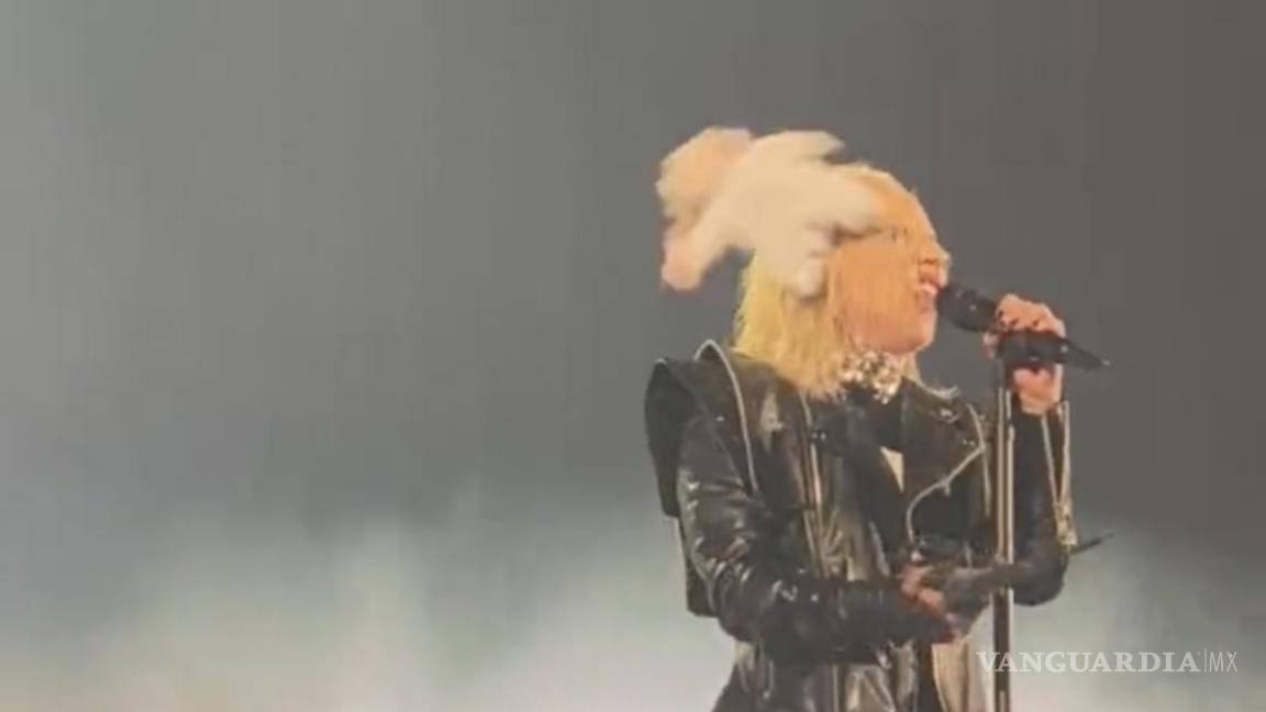 Le pegan a Lady Gaga con muñeco del Dr. Simi... ¡En Canadá! (Video)