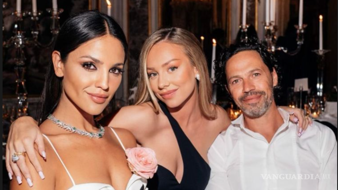 $!La actriz española Ester Expósito también fue invitada, y sorprendió con un vestido blanco y negro acompañado de su hermoso cabello rubio suelto.