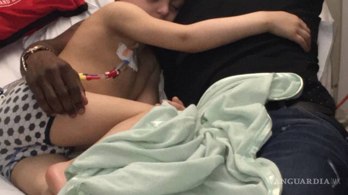 Jermain Defoe pasa la noche en el hospital junto a niño con cáncer terminal