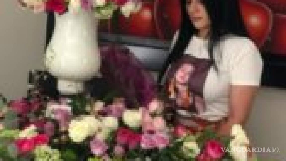 $!Emma Coronel sube foto de su mamá y todos creen que se trata de su hermana