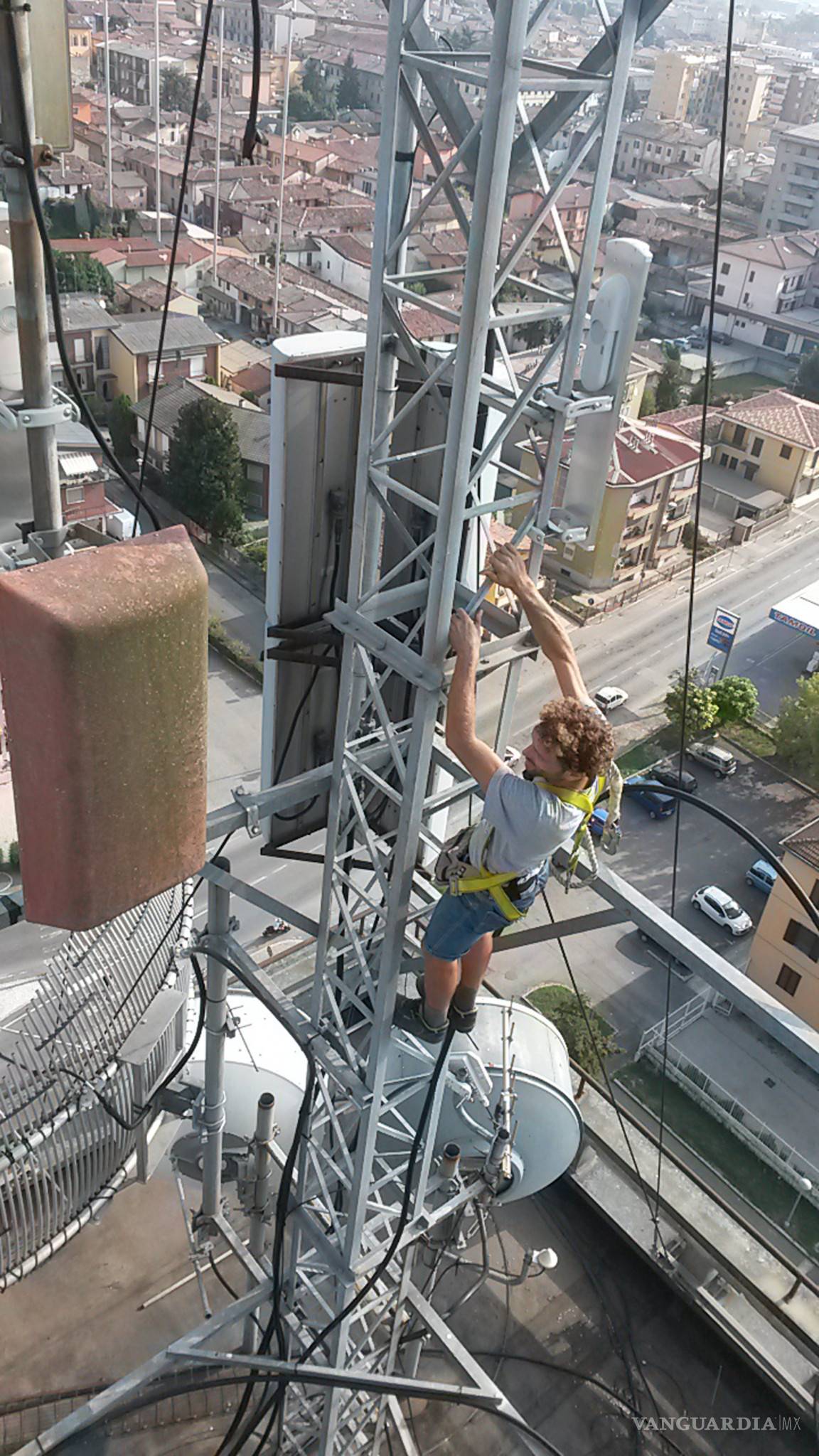 $!Fibra aérea, Internet más de 5 mil metros de altura