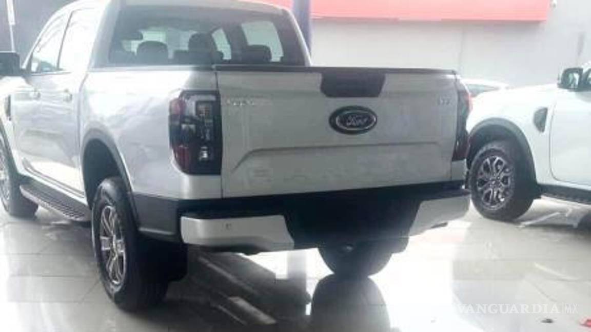 $!Fueron varias las camionetas dañadas por el adicto a las drogas.