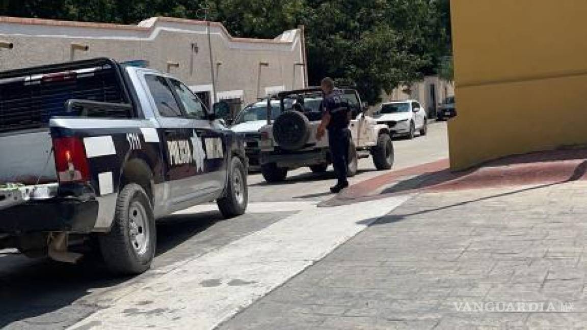 Denuncian abusos de policías de Arteaga contra un menor de edad