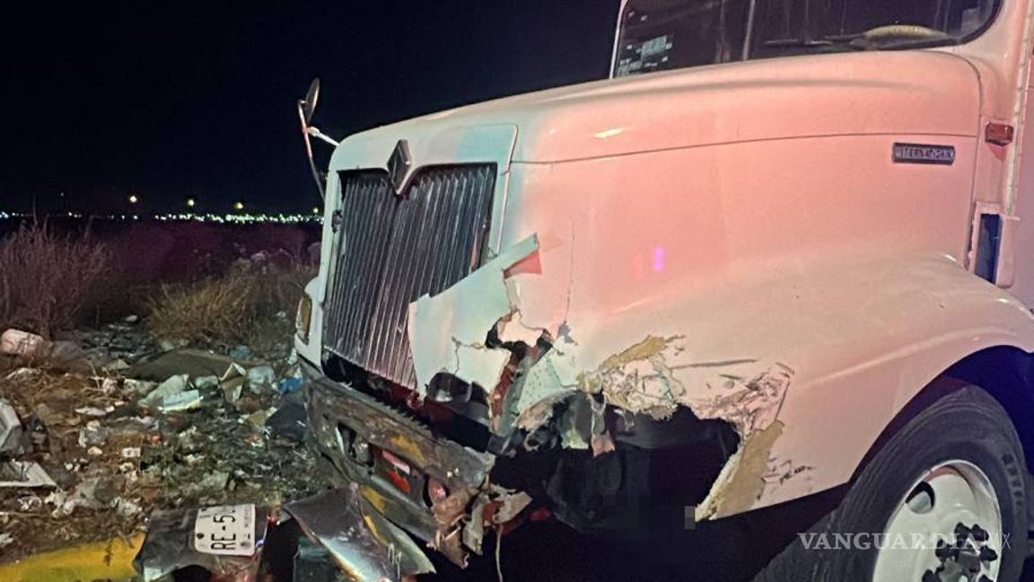 $!Agentes de Policía y Tránsito llegaron al lugar para asegurar la zona y levantar el reporte.