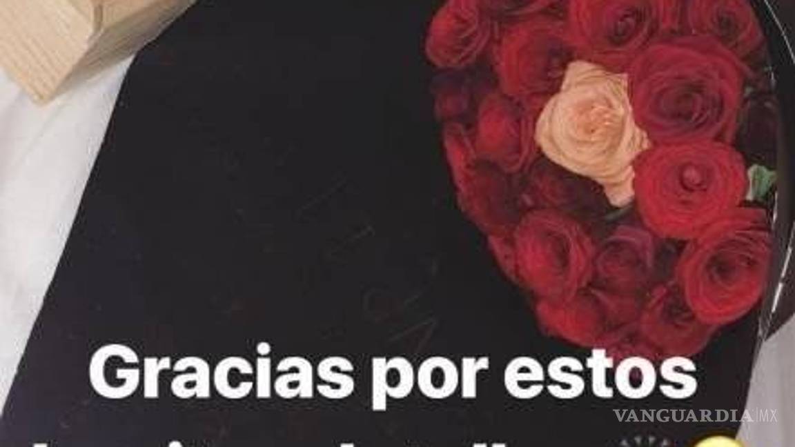 $!Norma Palafox es 'la más deseada', fanático le regala flores en el partido