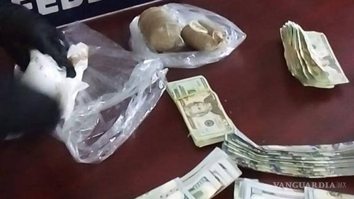 $!Mujer llevaba 52 mil dólares y drogas ocultos en sus genitales y adheridos al cuerpo