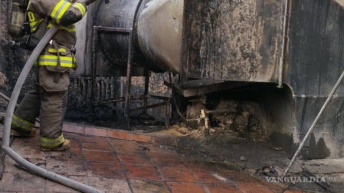 Campana extractora con acumulación de grasa origina incendio en un restaurante de Saltillo