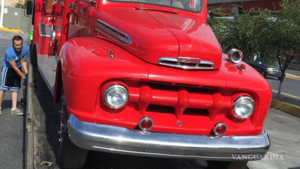 Vuelve ‘renovado’ el primer camión de Bomberos de Saltillo
