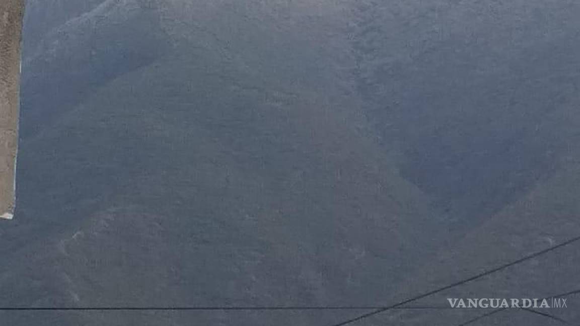 Manto blanco cubre al Cerro de la Silla de Nuevo León