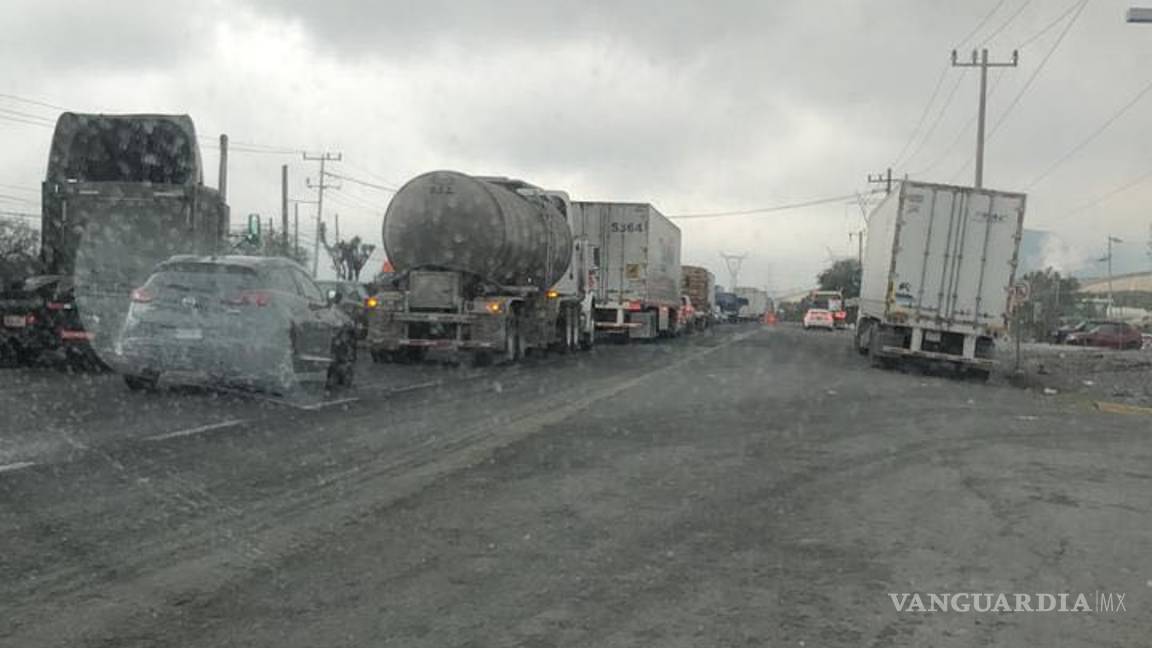 $!Accidentes paralizan la autopista Monterrey-Saltillo