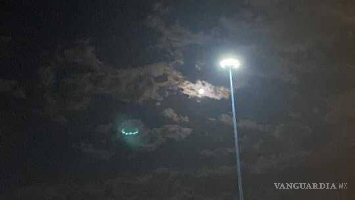 $!Mismo ‘OVNI’ visto desde otro ángulo. Usuario comparte fotografía en redes sociales
