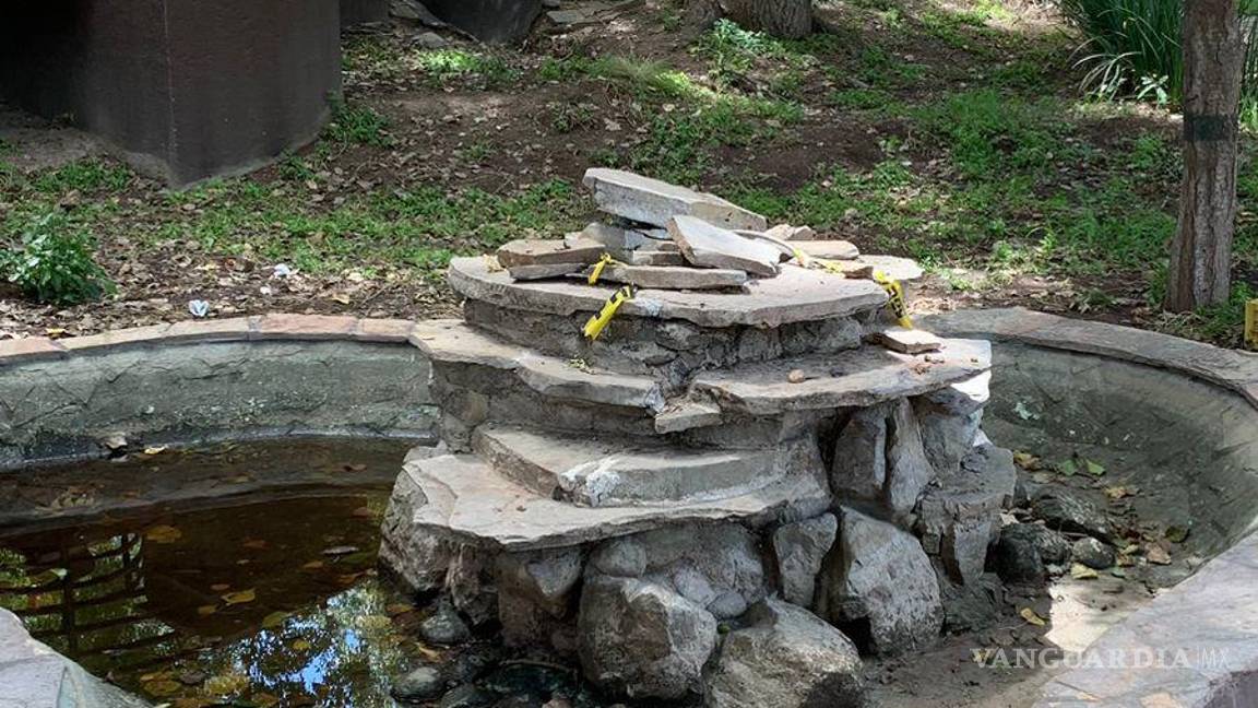 $!La “desaparición” de Alicia de su pedestal causó inquietud entre los saltillenses; la escultura está bajo custodia del Gobierno del Estado.