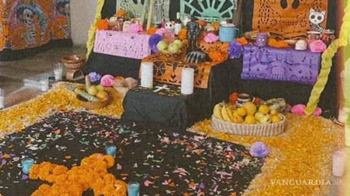 $!¿Ya viste estos altares en Saltillo? Dedicados a familiares, Walt Disney, Juan Gabriel, Cri-Cri y más (Fotos)